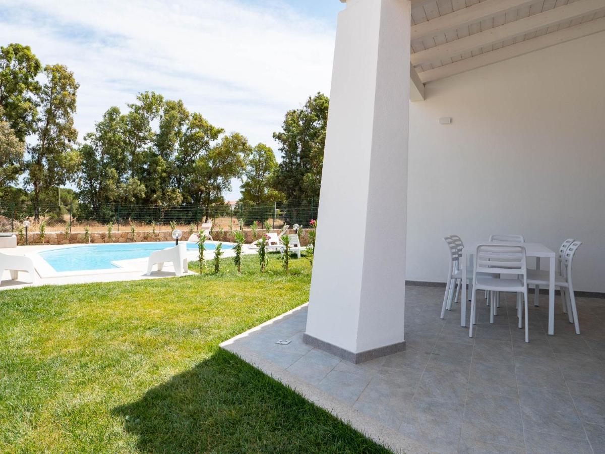 Villetta Con Piscina Budoni Affitti Spiaggia 700 Mt Kültér fotó